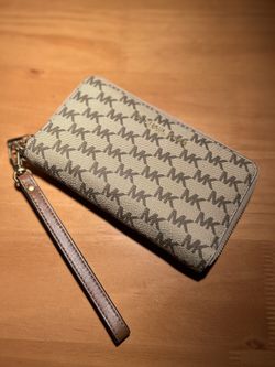 Jet Set Travel Large LogoJacquard Smartphone Wristlet