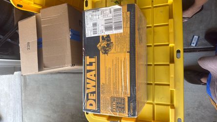 DEWALT DWE575 7-1/4” 15-Amp corded circular saw