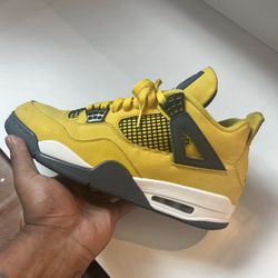 Lighting Jordan 4 