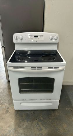 GE Electric Stove, White, Glass Top, Great Condition