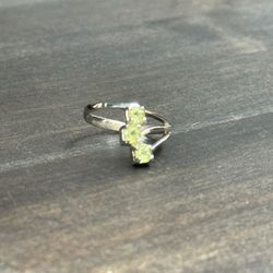 Green Peridot 925 Sterling Silver Ring Size 9