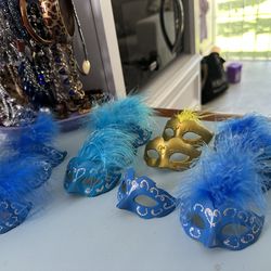 20 Venetian maskarette mini masks