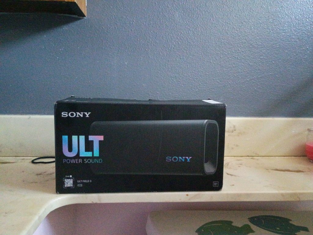 Brand New Sony ULT Field 3 Power Sound Speaker