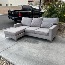GORGEOUS GRAY SECTIONAL + FREE DELIVERY 