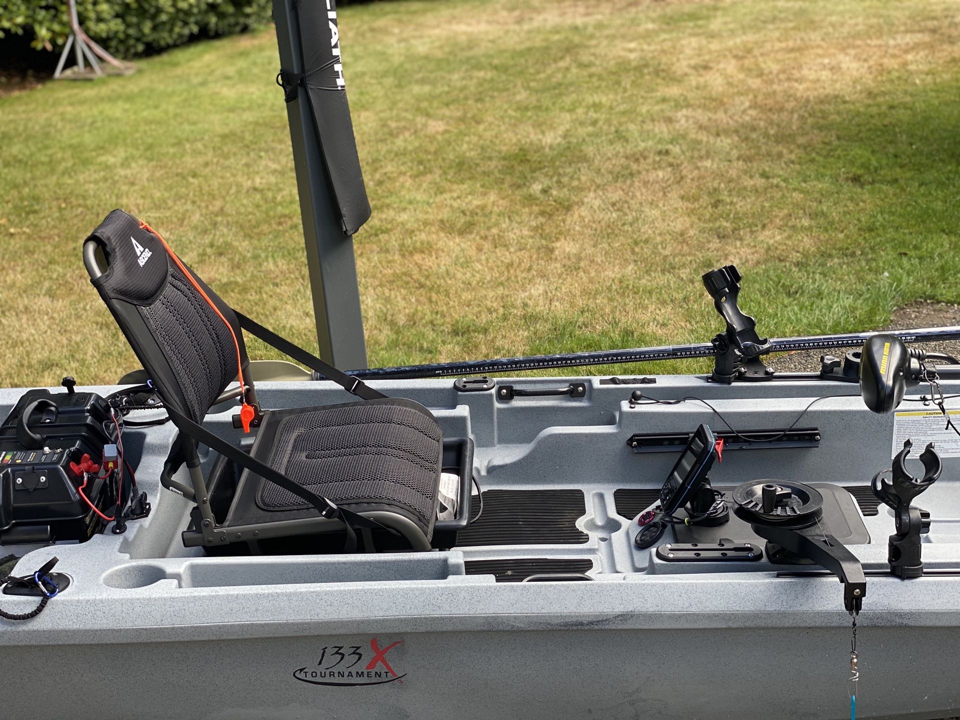 Ascend 133X Recreational Kayak“Fully rigged Fishing Kayak” for Sale in