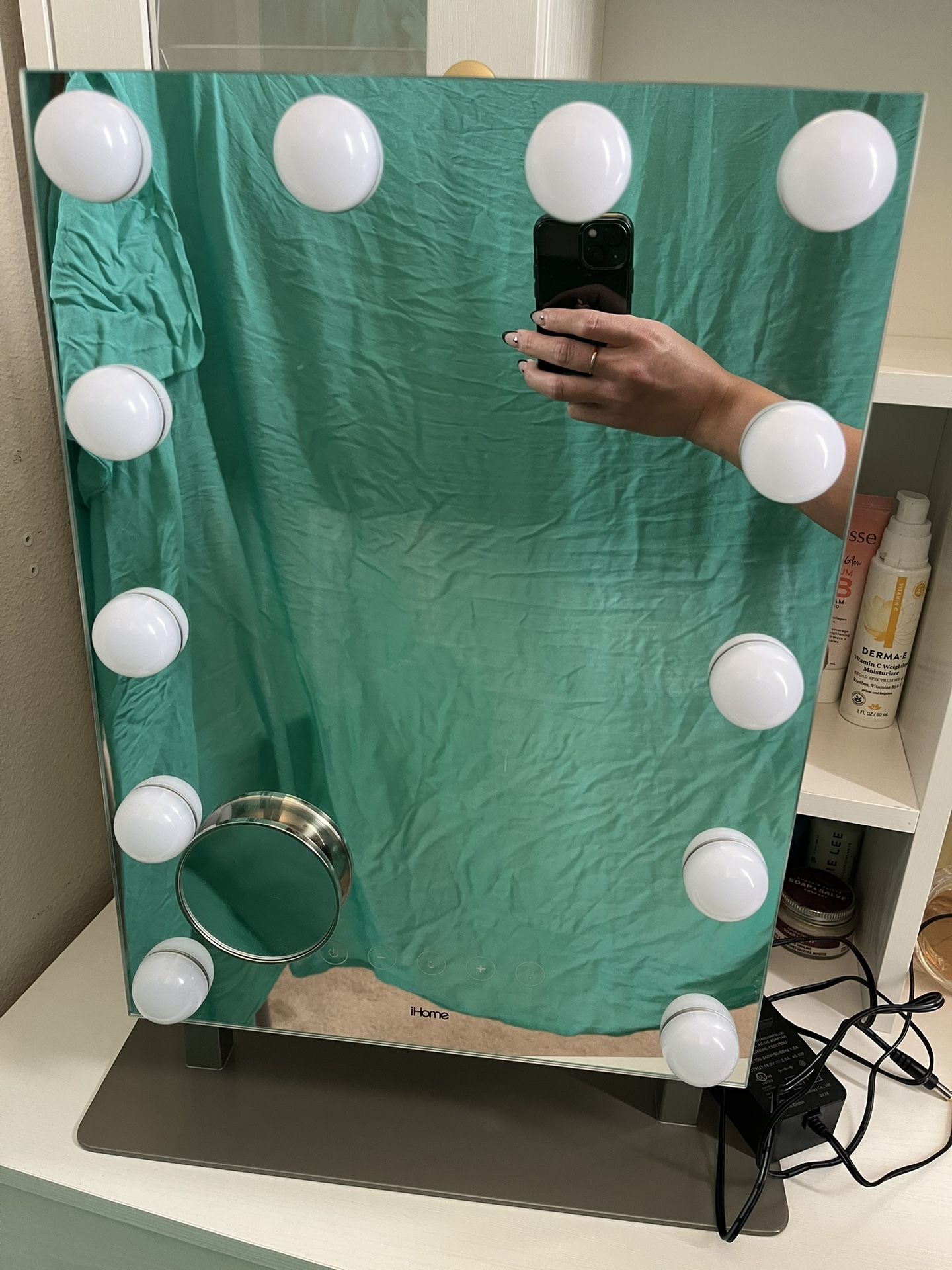 iHome Vanity Mirror with Lights & Speaker