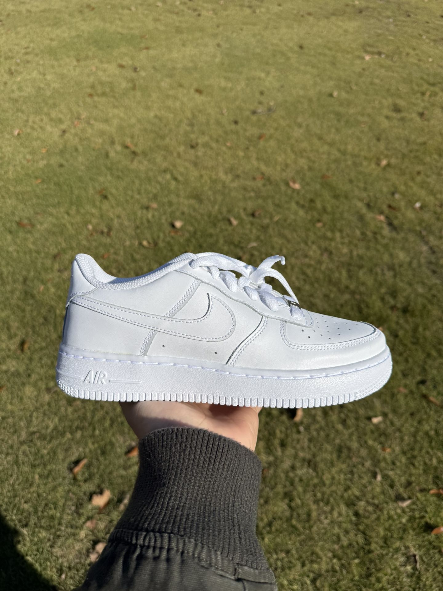 Nike Air Force 1 LE GS White Size 5.5Y / 7W FV5951-111