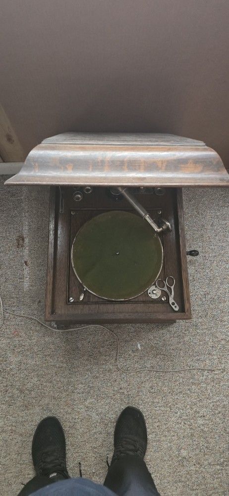 Antique 1920s Sears Silvertone Wind-Up Phonograph (Tabletop Model)