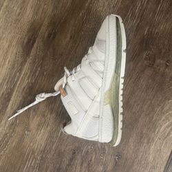 Burberry Women's White Fashion Low Top Sneakers 