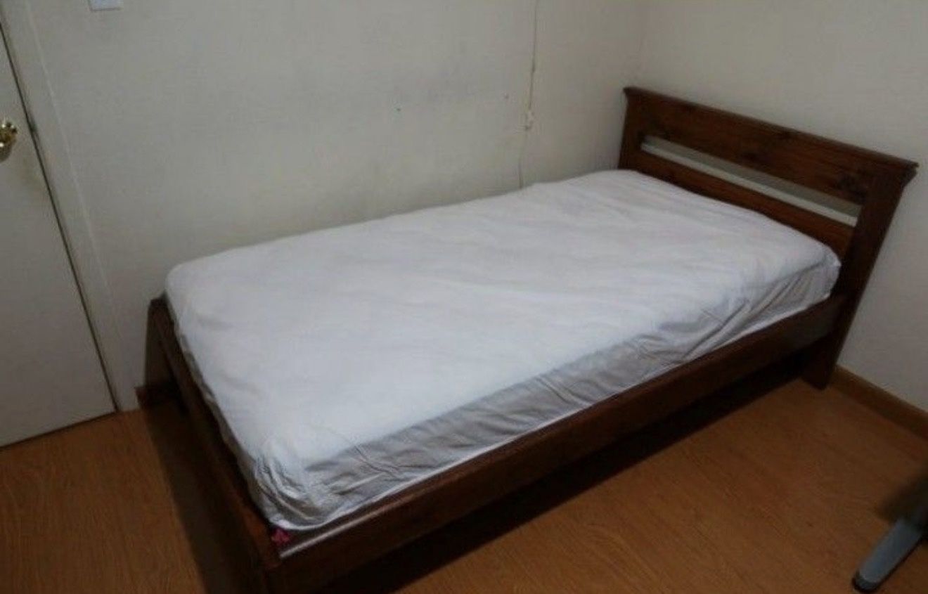 Living Spaces Twin Sedona Wood Bed With Media Dresser