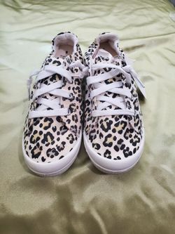 Time and Tru Women's Leopard print memory foam slip-on sneakers Size 8