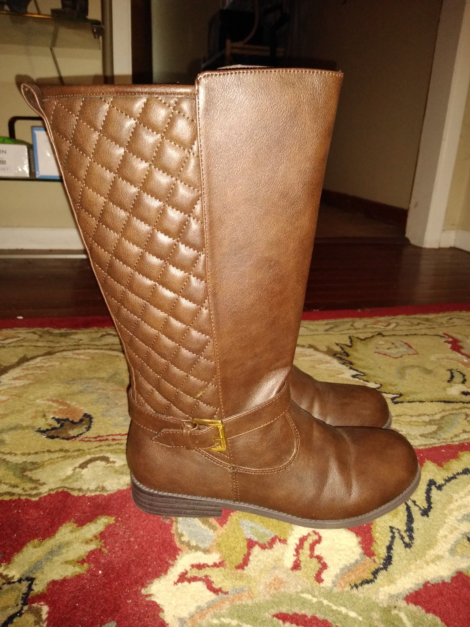 Brand New girls boots size 5