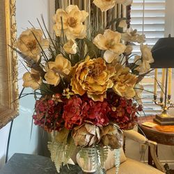 GORGEOUS  FLOWER ARRANGEMENT