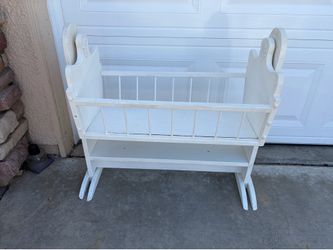 Doll cradle   Vintage