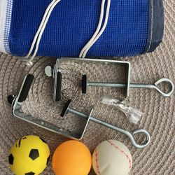 Table-Mounted Practice Net w/ Ping Pong Balls