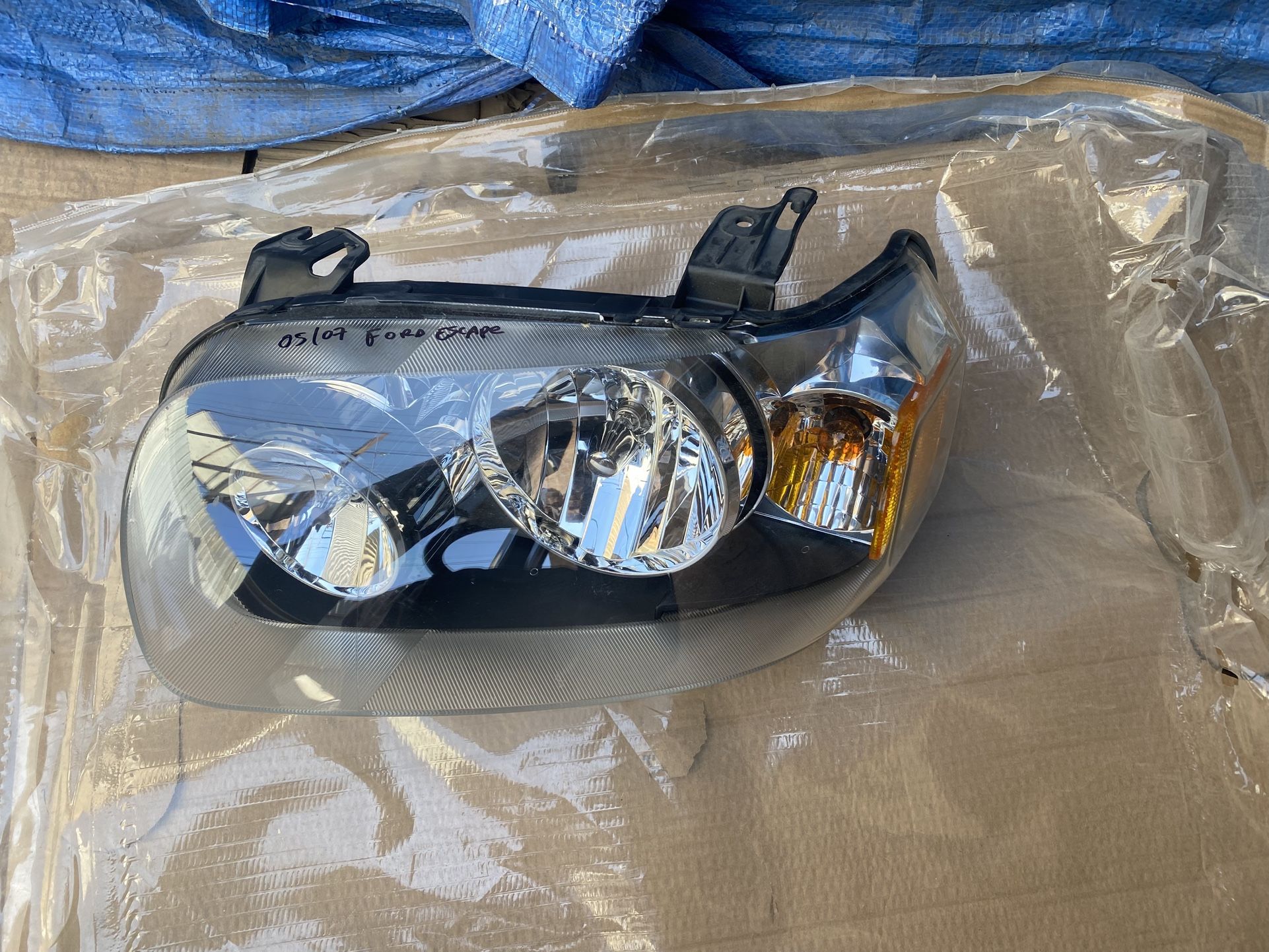 Ford Focus Headlight Left 05to07 Factory Oem New