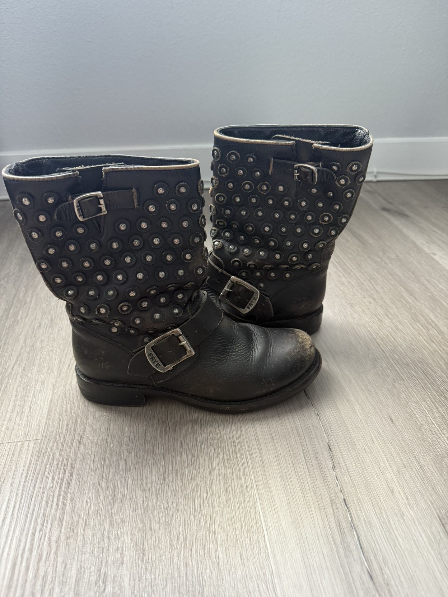 Frye Disc boot size 5 1/2