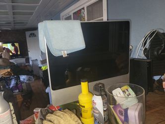 Pool Table , Mac And Recording Mic Ect, And A Bar 