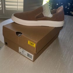 UGG Slip On