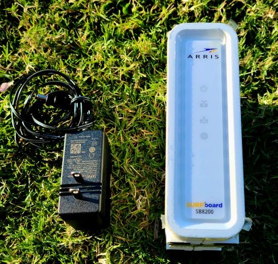 ARRIS (SB8200) - Cable Modem - Fast DOCSIS 3.1 32x8 Gigabit Cable Modem