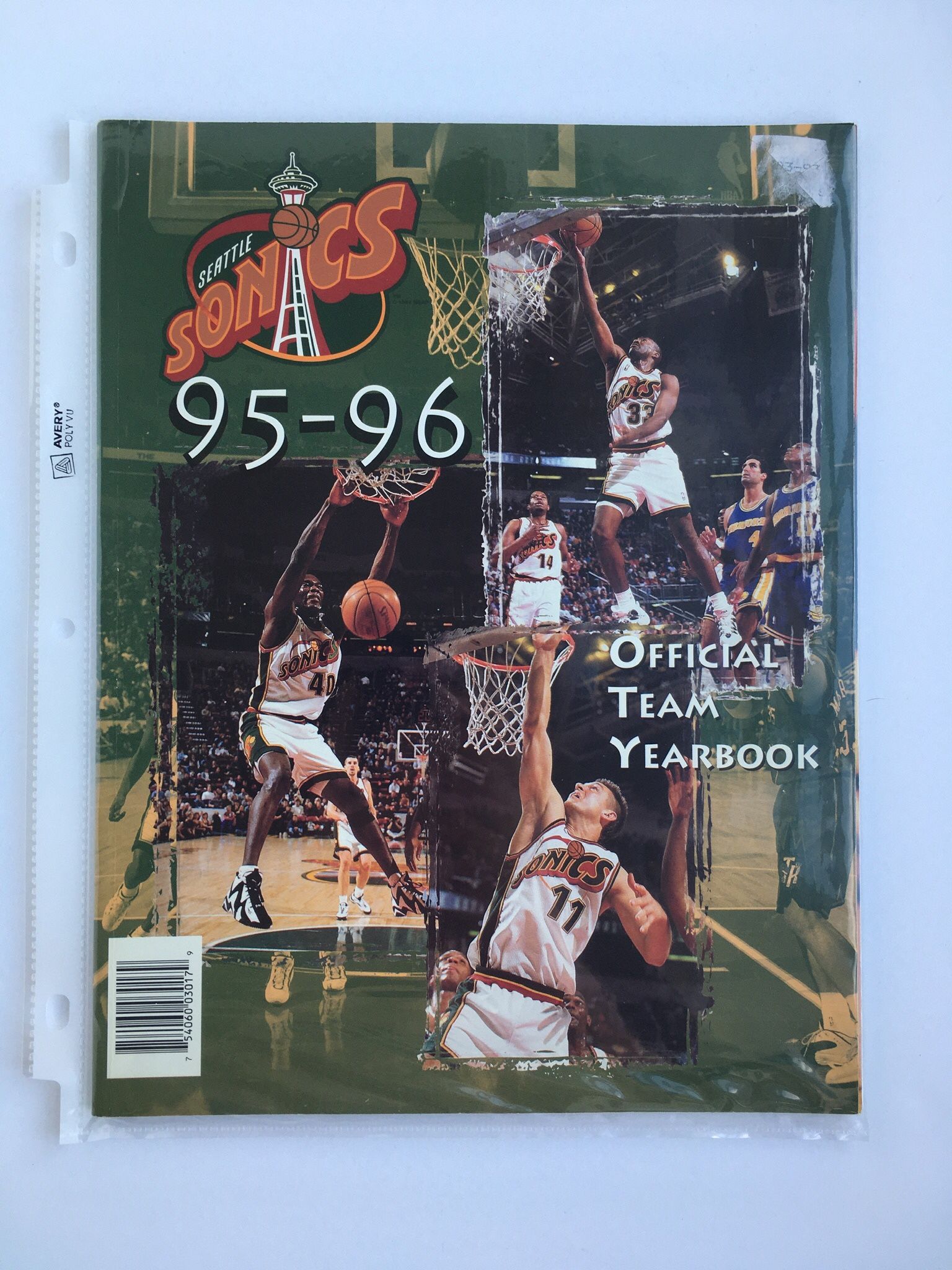 Seattle Sonics 1995-96 Official Team Yearbook