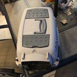 Pet Carrier With Two Pockets On The Top 