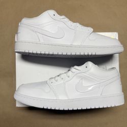 Nike Air Jordan 1 Retro Low Womens size 9 Rare NEW!