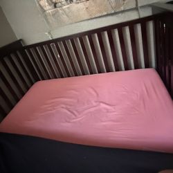 Infant/ Toddler Bed Crib 