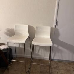 Set of 2 Bar Stools – Modern Style