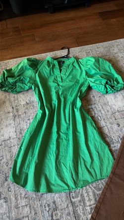 Nuevos no etiqueta vestido S y pantalón size L $5 each  cada uno