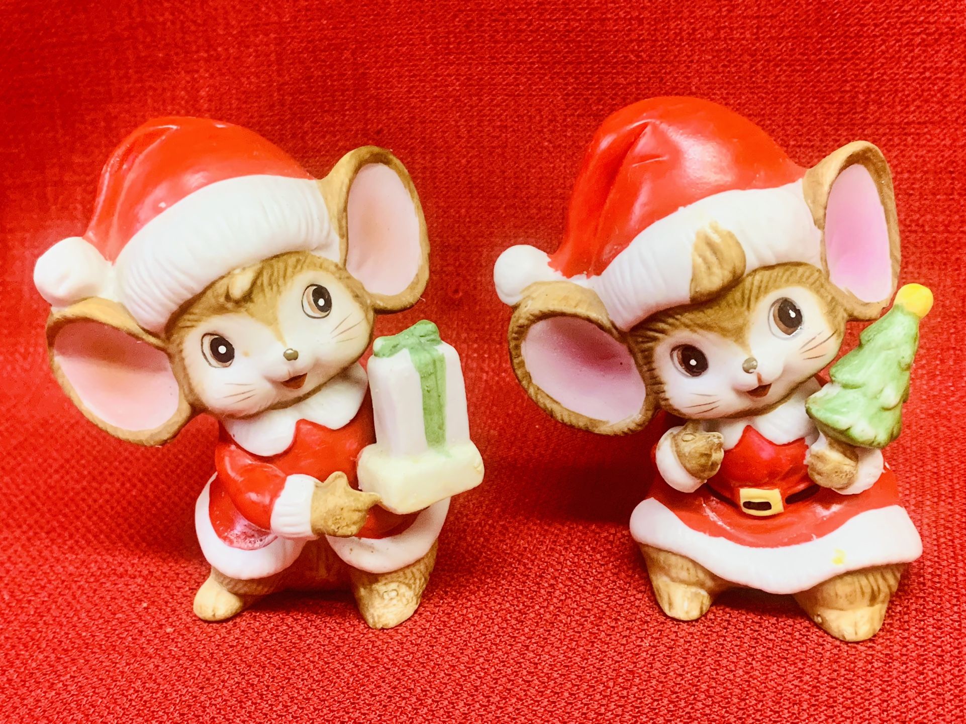 2-Vintage HOMCO #5405 Christmas Mice Ceramic Figurines 3 3/4”tall