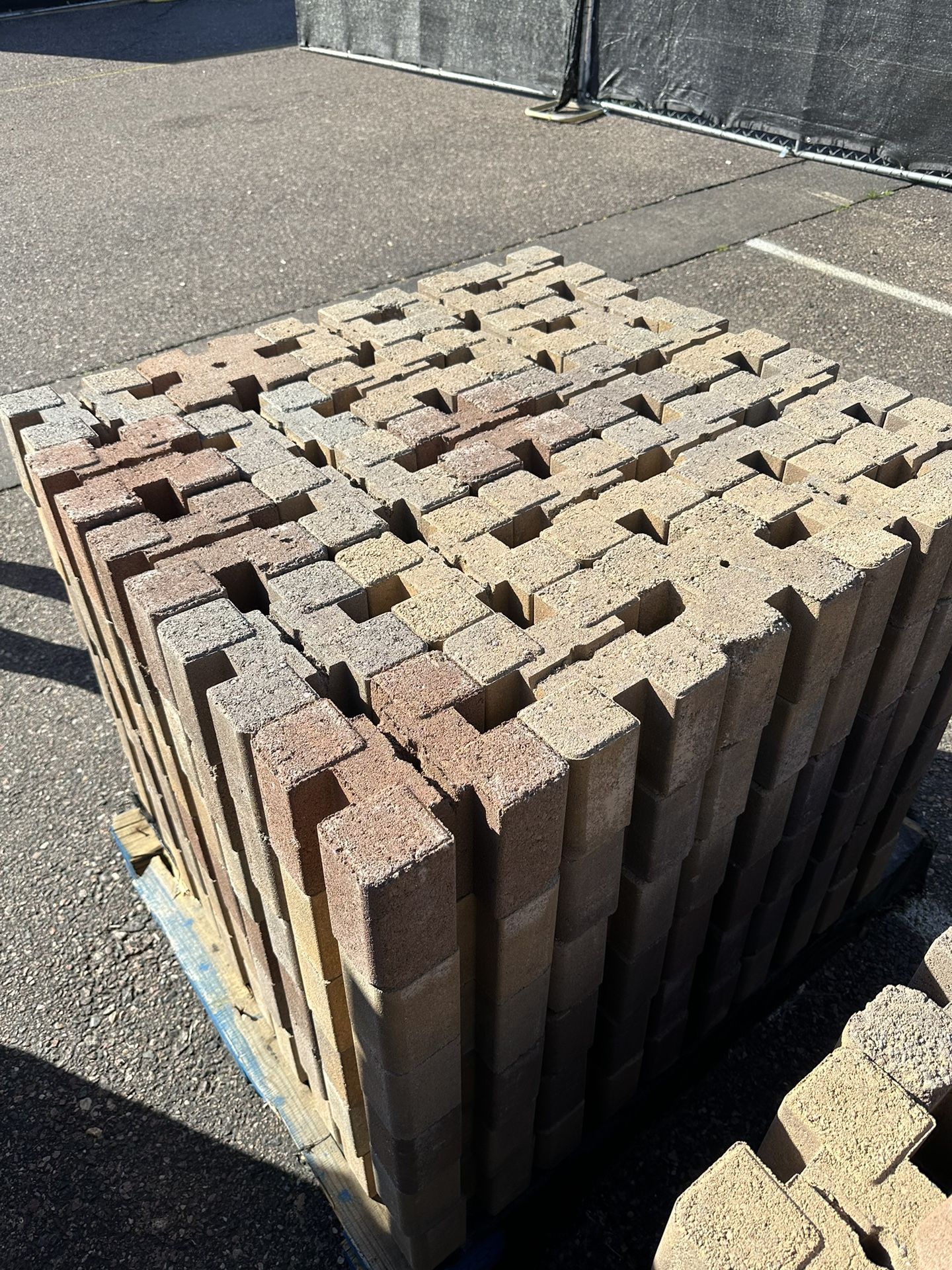 7.5 in. x 7.5 in. x 5.5 in. Tan Brown Concrete Planter Wall Block for Sale  in Phoenix, AZ - OfferUp