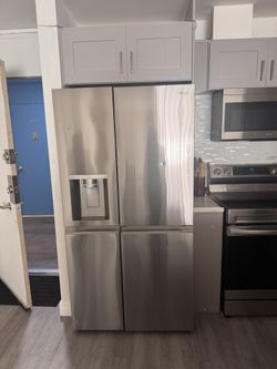 LG Refrigerator For Sale