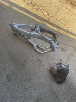 2005 Crf250x Frame And Air Box