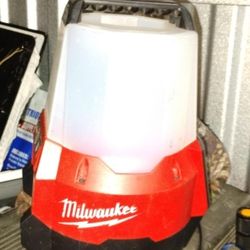 Milwaukee Cordless Light