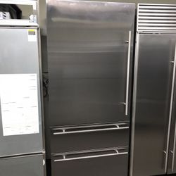 Viking 36”Wide Stainless Steel 7Series Bottom Freezer Refrigerator 