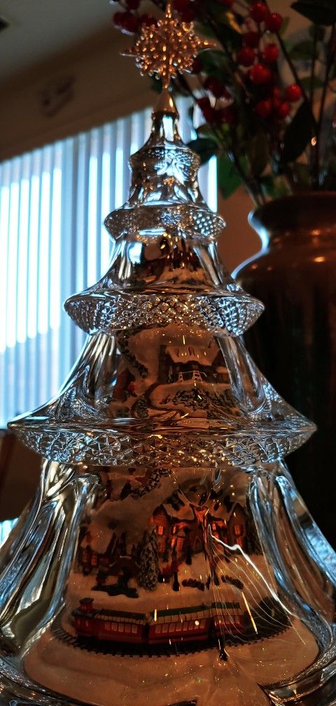 Thomas Kinkaid Hawthorne Village "Holiday Reflections" Crystal Christmas Tree
