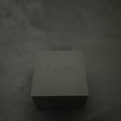 Beautiful Diamond And Gold Stud 