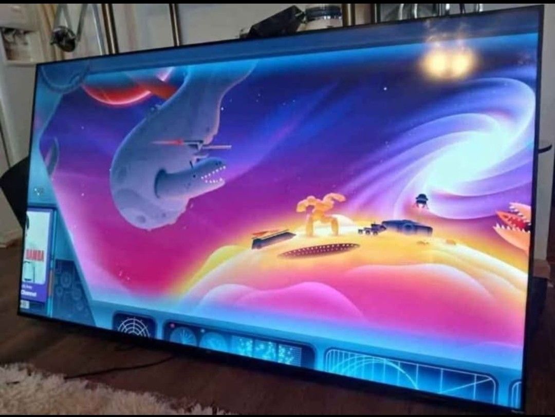 58" Hisiense Roku Smart Tv 4k Great Condition Like New Less Than 6 Months Old. No Legs It Was Mounted. Tv Has Great Quality Pics No Scratch