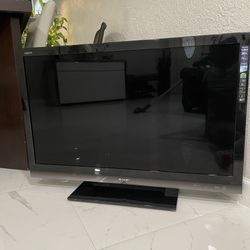 40” Sharp TV