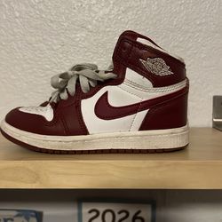 Air Jordan’s 1 burgundy/ white
