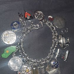 Vintage Sterling Silver Charm Bracelet  With 20 Charms