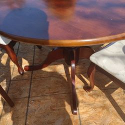 Kitchen Table And Chairs.  Still Has Plastic On Seat Cushions