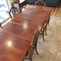 Dining Table + Leaf + 6 Chairs + Matching Runner & Placemats 