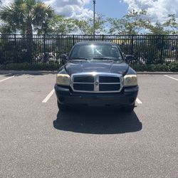 2005 Dodge Dakota 
