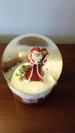 Santa snow globe