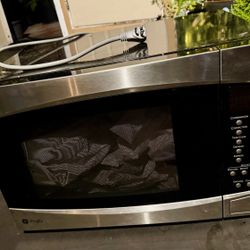 Microwave Great Condition $55 Whirlpool