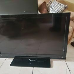 32 Inch Sharp TV