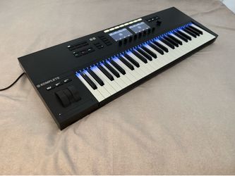 Native Instruments Komplete Kontrol S49 Mk2 – Excellent Condition