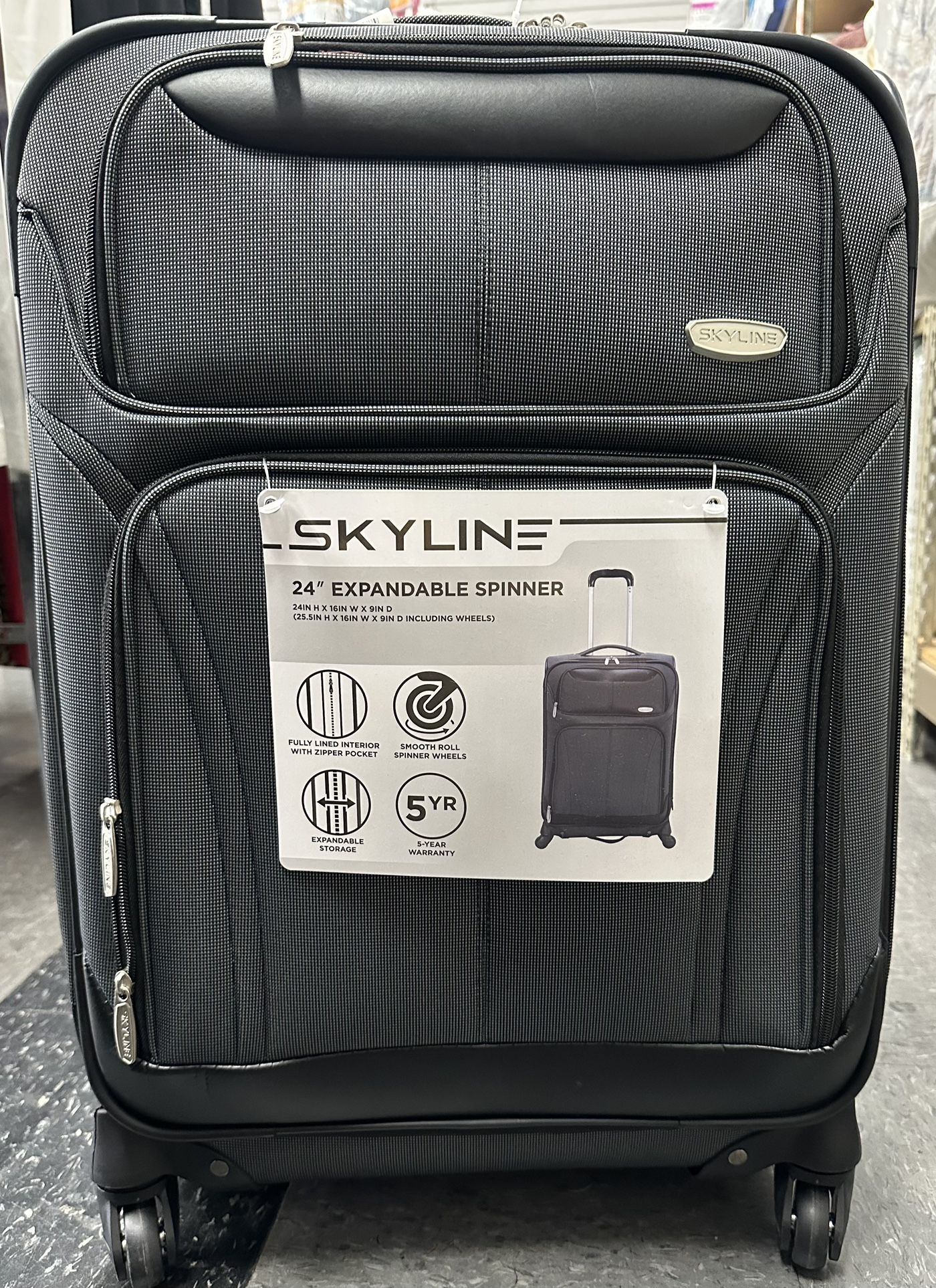 NEW Skyline 24” Expandable Spinner Luggage